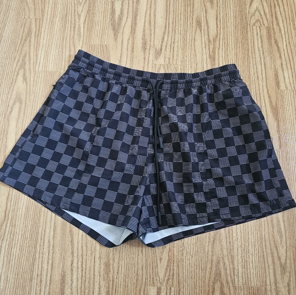 Hurley Other - Hurley Men 'S Black and Gray Striped Shorts. Size L Used